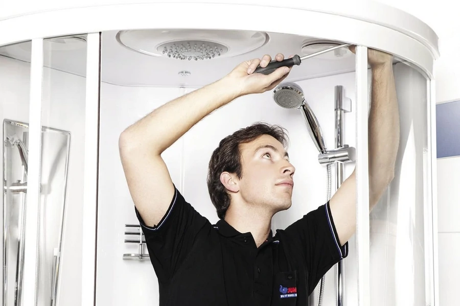 Установка душевых кабин